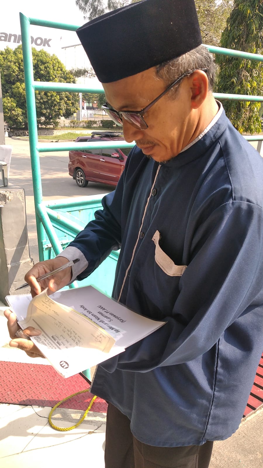 PEMBERIAN KAMBING KURBAN